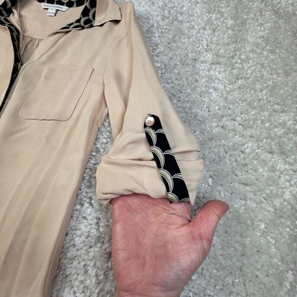 Diane Von Furstenberg Silk Roll Tab Sleeve Blouse Womens 2 - Picture 8 of 12